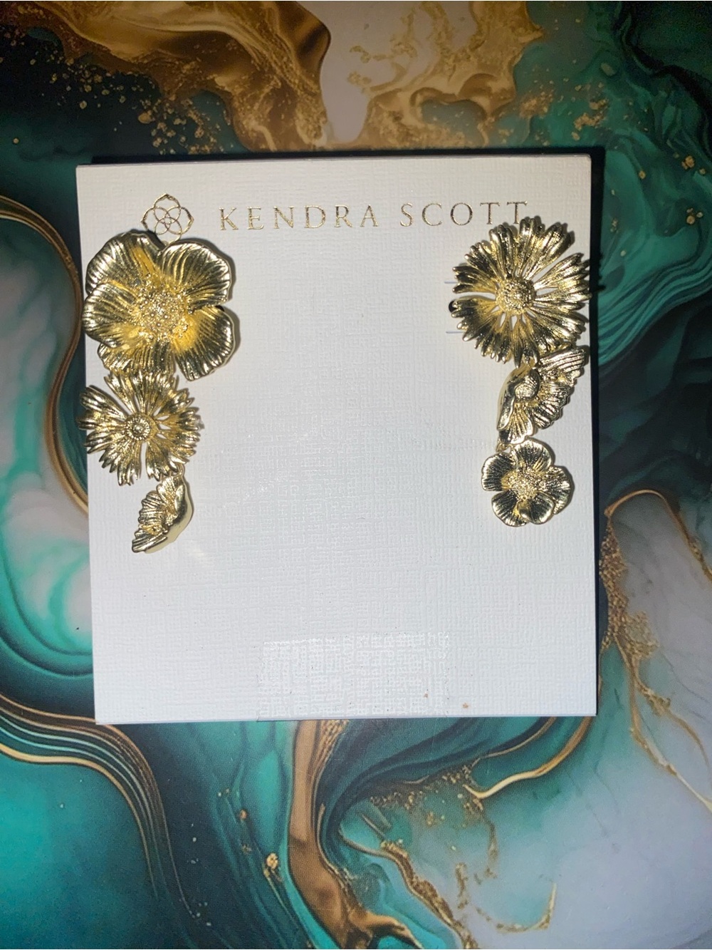 BNWT Kendra Scott Cailey Flower Gold Statement Earrings $98
